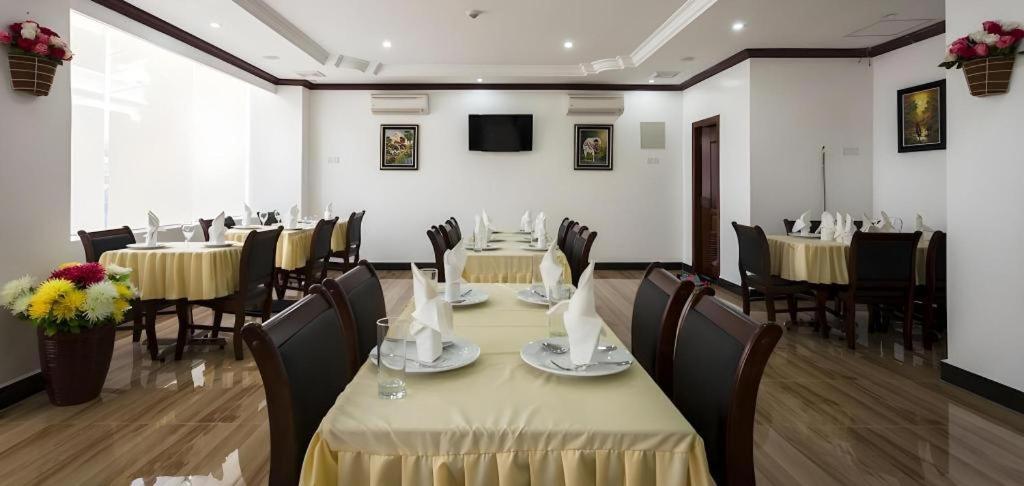 The Mou Hotel Phnom Penh Bagian luar foto