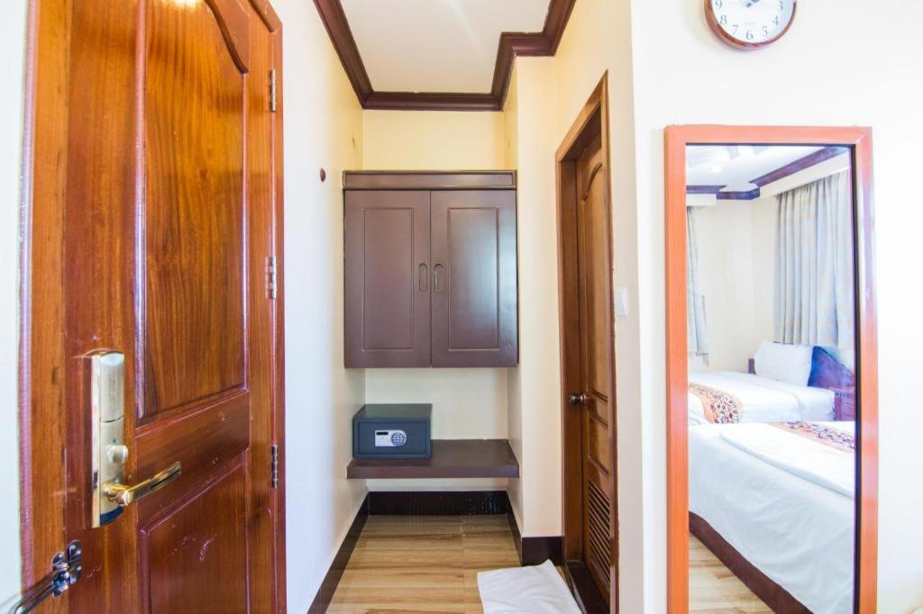 The Mou Hotel Phnom Penh Bagian luar foto