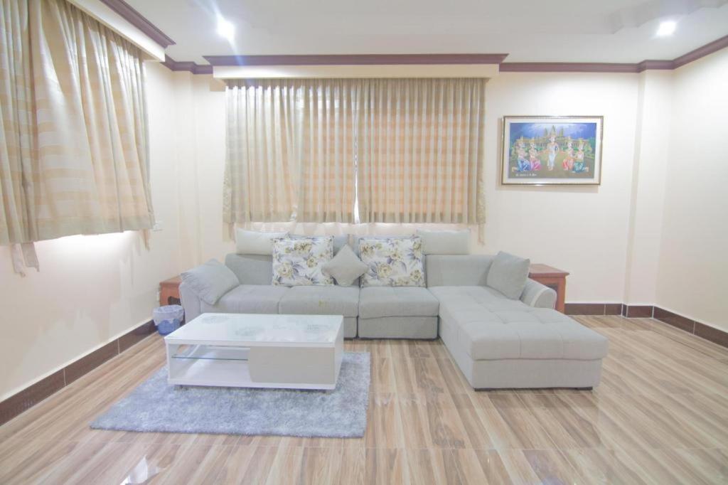 The Mou Hotel Phnom Penh Bagian luar foto
