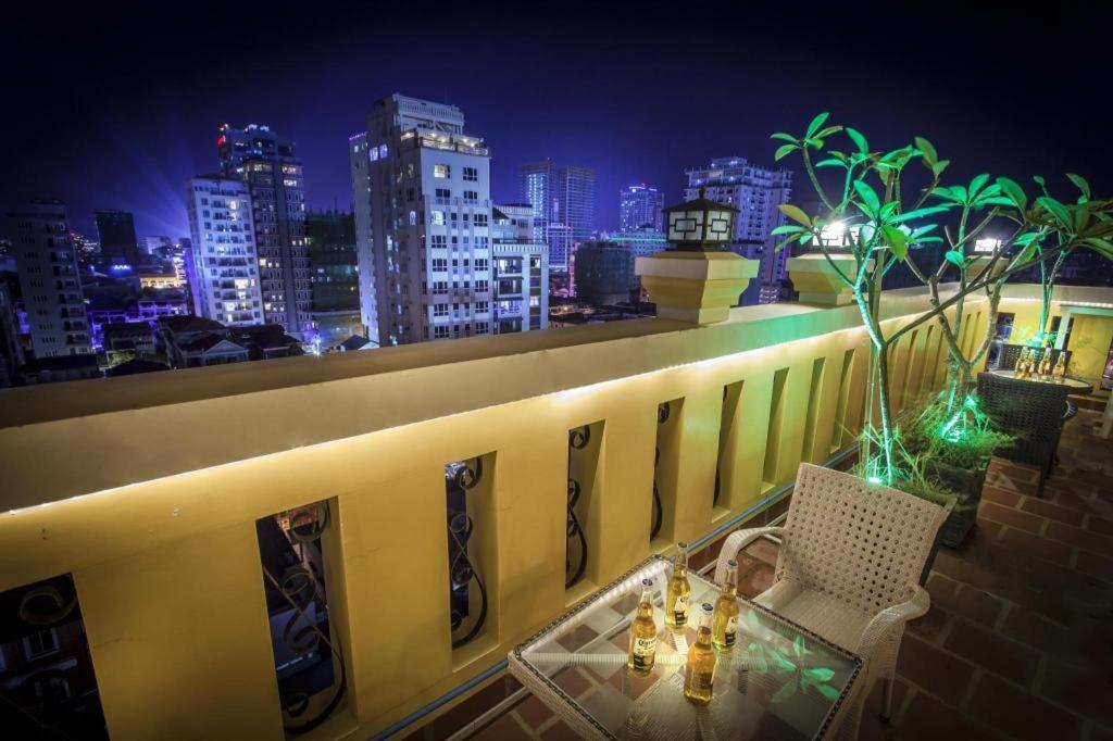 The Mou Hotel Phnom Penh Bagian luar foto