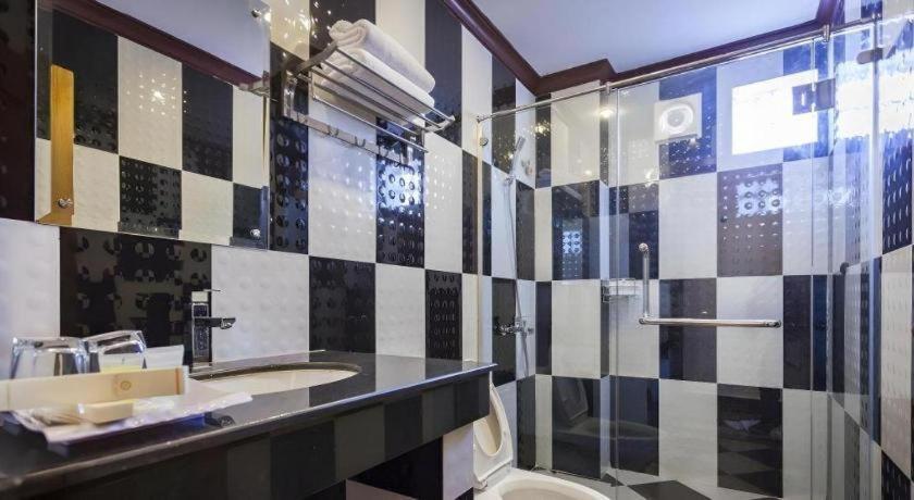 The Mou Hotel Phnom Penh Bagian luar foto
