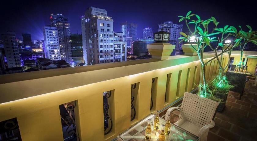 The Mou Hotel Phnom Penh Bagian luar foto
