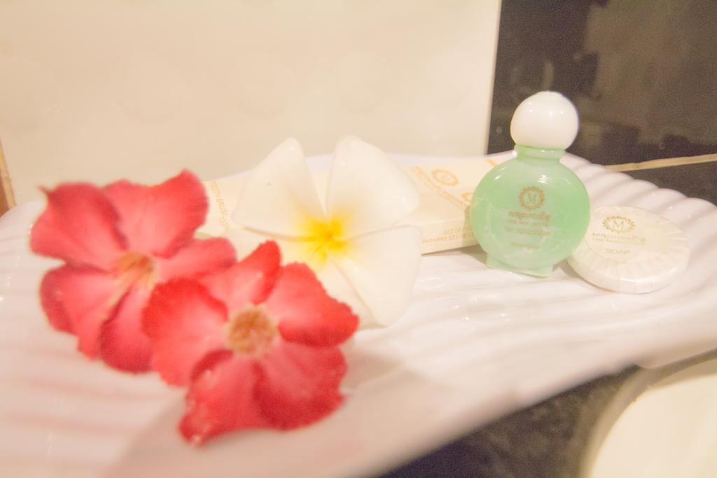 The Mou Hotel Phnom Penh Bagian luar foto